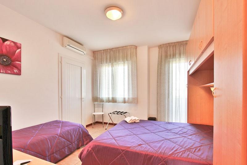 Hotel Carla Ліньяно-Сабб'ядоро Номер фото
